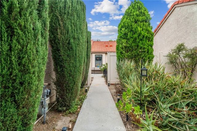 26352 Rainbow Glen, Newhall, CA 91321