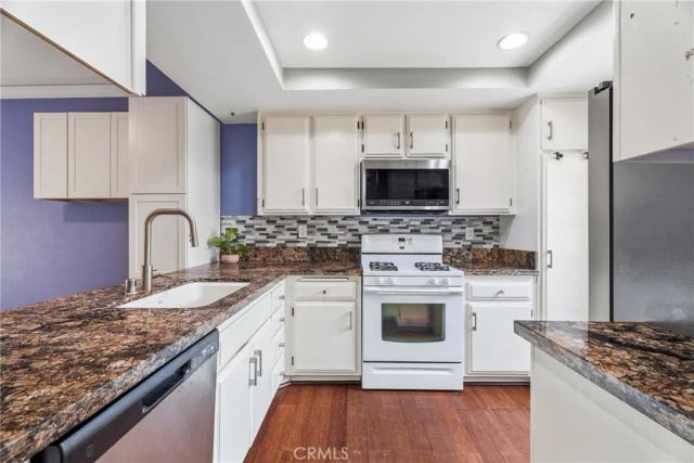 26352 Rainbow Glen, Newhall, CA 91321