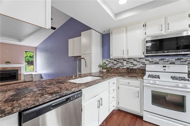 26352 Rainbow Glen, Newhall, CA 91321