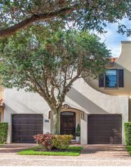 620 Via Villagio, Hypoluxo, FL 33462