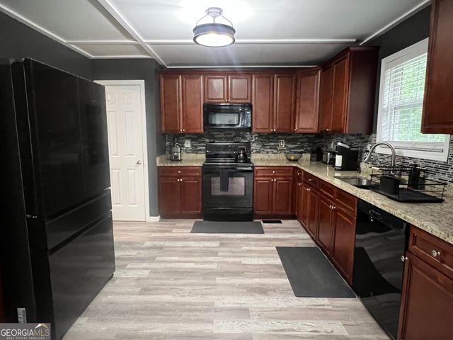 729 Forestglen Drive, Mcdonough, GA 30252