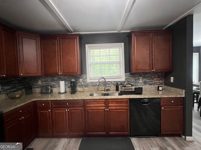 729 Forestglen Drive, Mcdonough, GA 30252