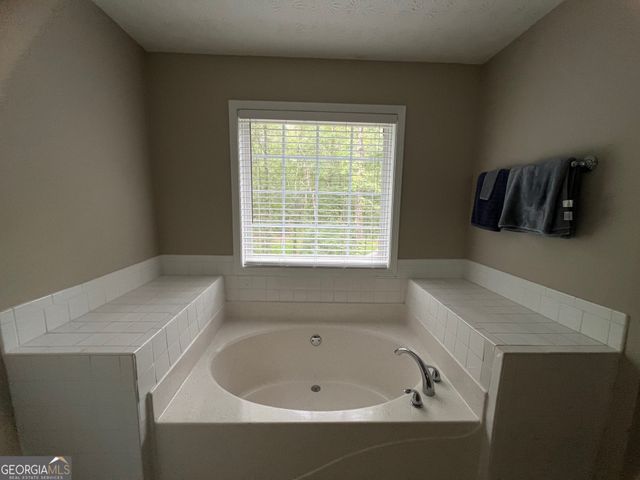 729 Forestglen Drive, Mcdonough, GA 30252