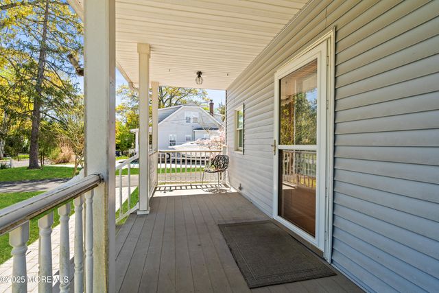 216 Chatham Avenue, Oakhurst, NJ 07755