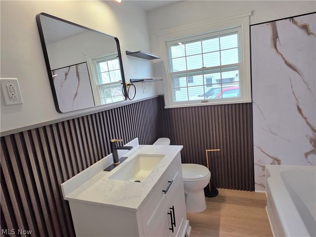 1324 Mapleview Drive, Seven Hills, OH 44131