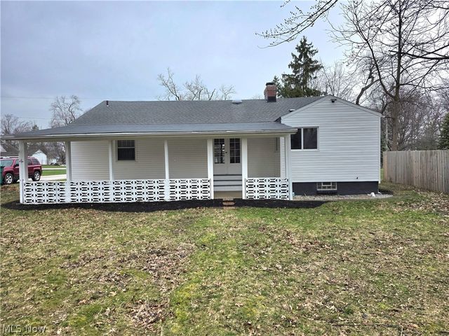 1324 Mapleview Drive, Seven Hills, OH 44131