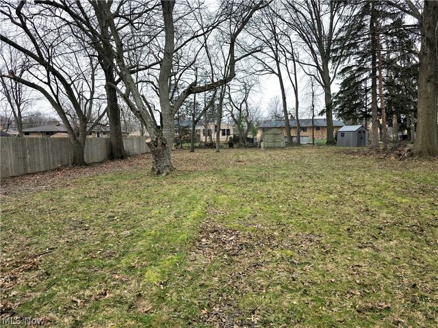 1324 Mapleview Drive, Seven Hills, OH 44131