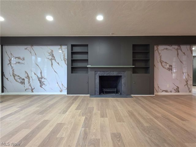 1324 Mapleview Drive, Seven Hills, OH 44131