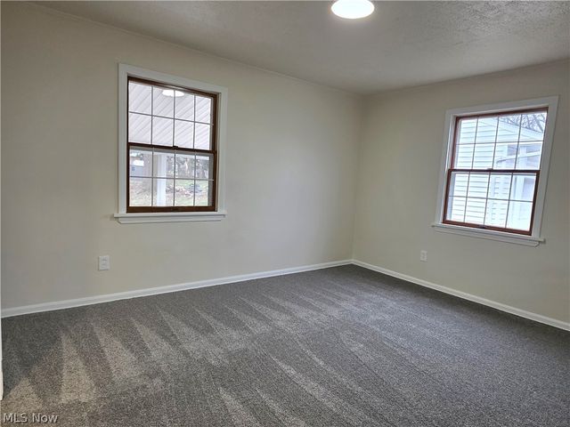 1324 Mapleview Drive, Seven Hills, OH 44131