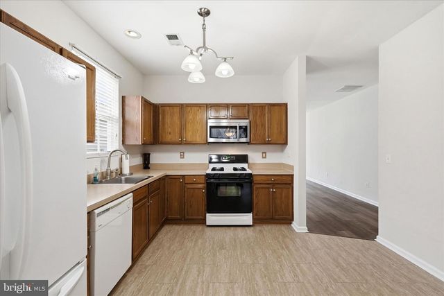 24 LILLY DR, Little Egg Harbor Twp, NJ 08087