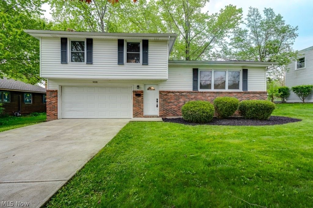 9331 Fairfield Drive, Twinsburg, OH 44087