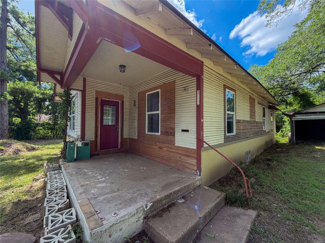 1617 E College Street, Sherman, TX 75090