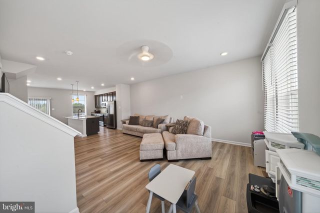 105 EXTROVERT DR, Charles Town, WV 25414