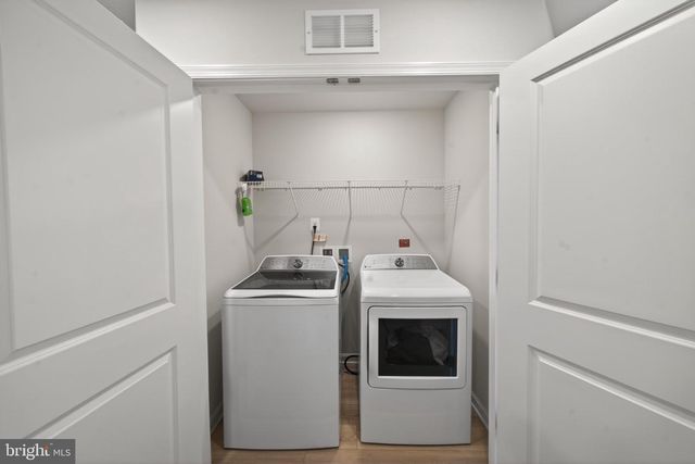 105 EXTROVERT DR, Charles Town, WV 25414