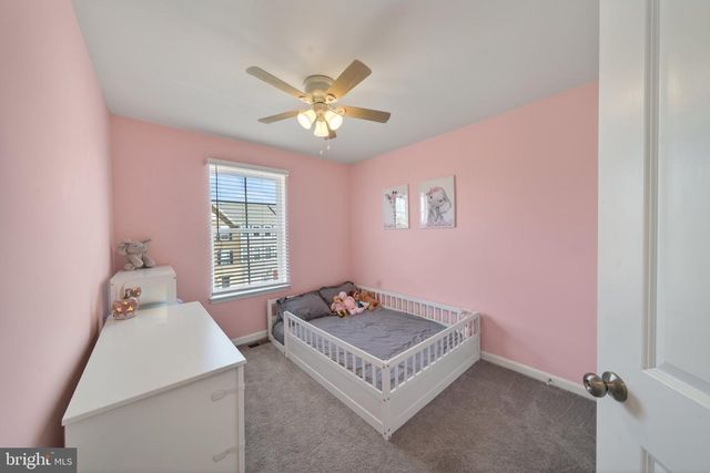 105 EXTROVERT DR, Charles Town, WV 25414