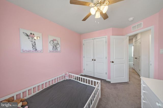 105 EXTROVERT DR, Charles Town, WV 25414