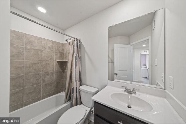 105 EXTROVERT DR, Charles Town, WV 25414
