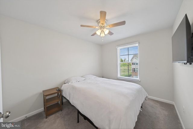 105 EXTROVERT DR, Charles Town, WV 25414