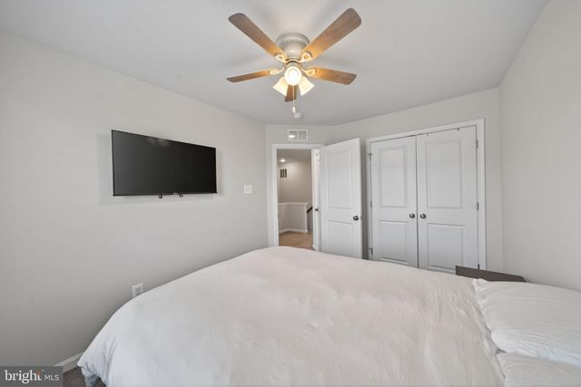 105 EXTROVERT DR, Charles Town, WV 25414