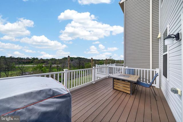105 EXTROVERT DR, Charles Town, WV 25414