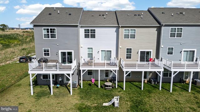 105 EXTROVERT DR, Charles Town, WV 25414