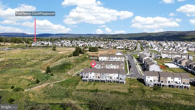105 EXTROVERT DR, Charles Town, WV 25414