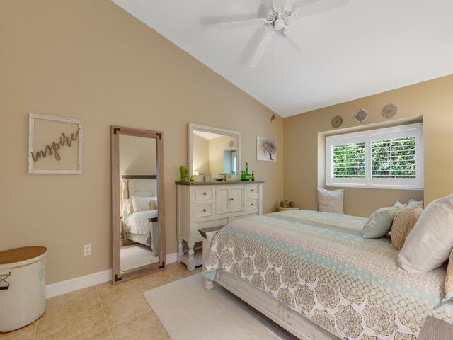 1687 Aynsley Way, Vero Beach, FL 32966