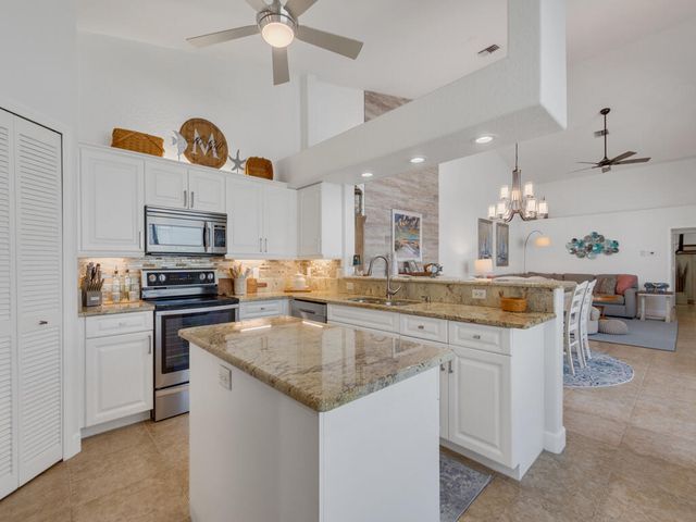 1687 Aynsley Way, Vero Beach, FL 32966