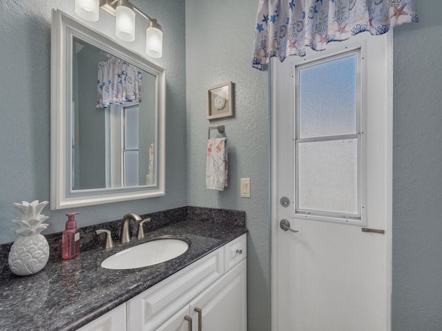 1687 Aynsley Way, Vero Beach, FL 32966