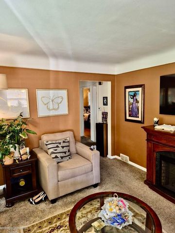 20443 Fleetwood Drive, Harper Woods, MI 48225