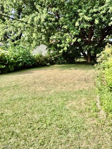 20443 Fleetwood Drive, Harper Woods, MI 48225