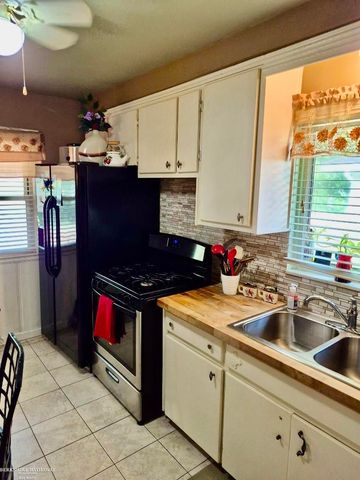 20443 Fleetwood Drive, Harper Woods, MI 48225