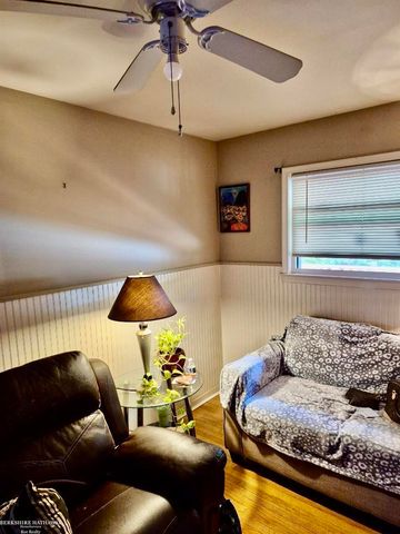 20443 Fleetwood Drive, Harper Woods, MI 48225