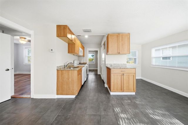 2010 30TH AVE NORTH AVENUE N, St Petersburg, FL 33713