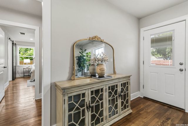 225 Arvin Dr, Terrell Hills, TX 78209