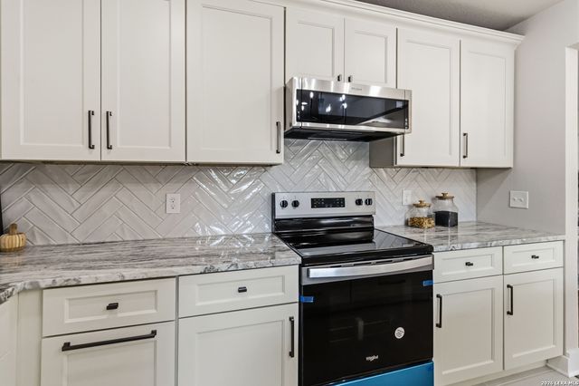 225 Arvin Dr, Terrell Hills, TX 78209