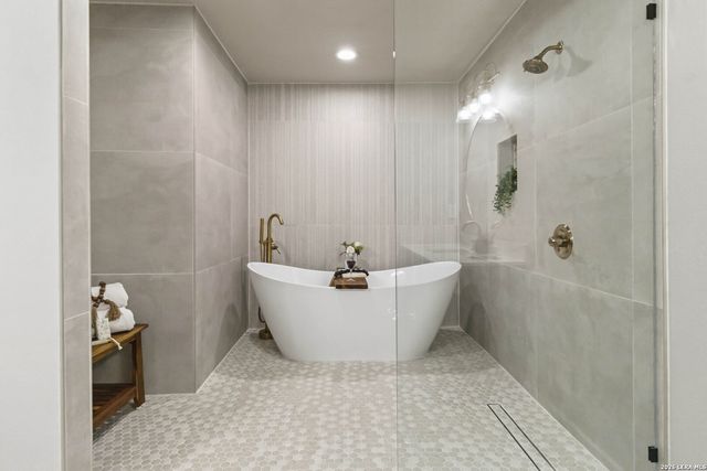 225 Arvin Dr, Terrell Hills, TX 78209
