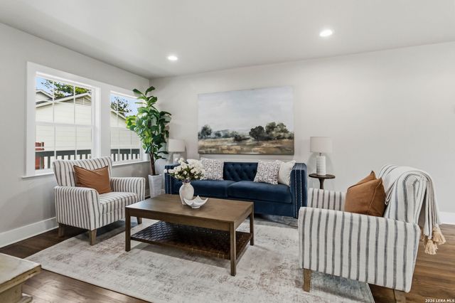 225 Arvin Dr, Terrell Hills, TX 78209
