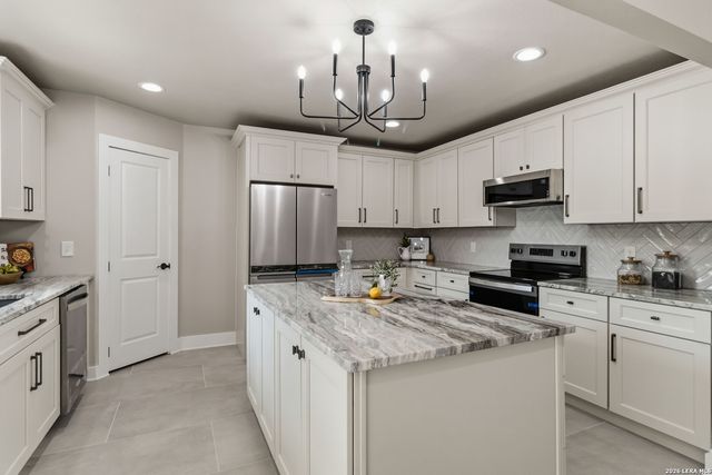 225 Arvin Dr, Terrell Hills, TX 78209