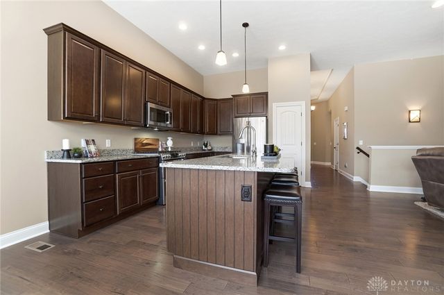 1123 Chambrey Court, Clearcreek Twp, OH 45458