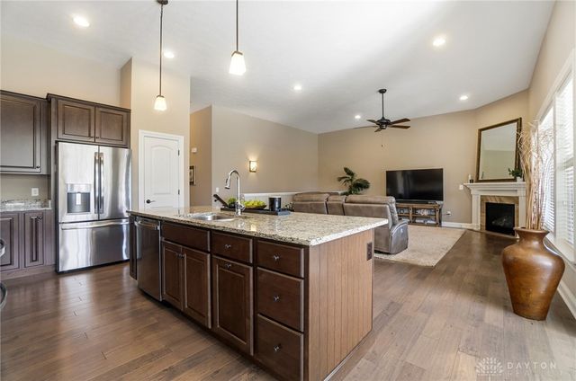 1123 Chambrey Court, Clearcreek Twp, OH 45458