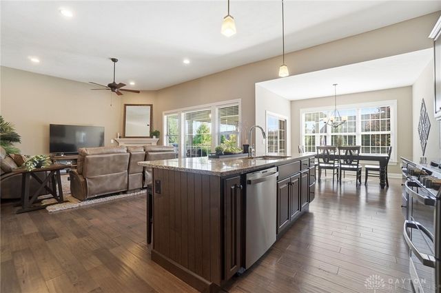 1123 Chambrey Court, Clearcreek Twp, OH 45458