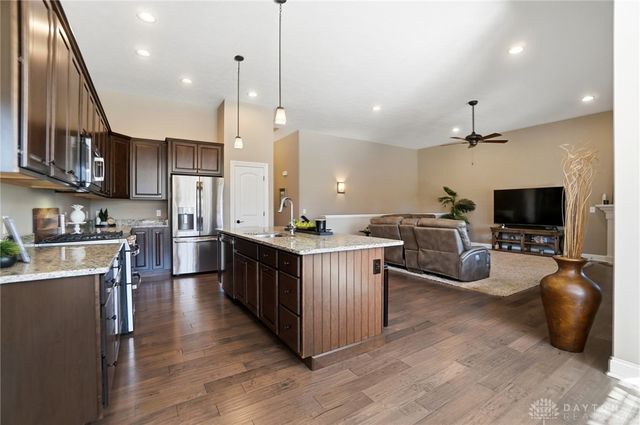 1123 Chambrey Court, Clearcreek Twp, OH 45458