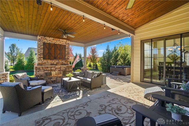 1123 Chambrey Court, Clearcreek Twp, OH 45458