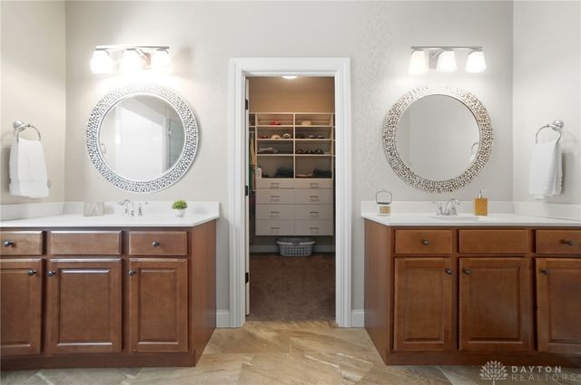 1123 Chambrey Court, Clearcreek Twp, OH 45458