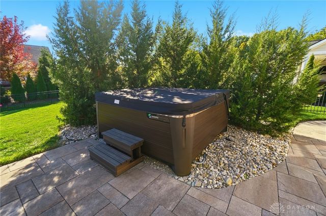 1123 Chambrey Court, Clearcreek Twp, OH 45458