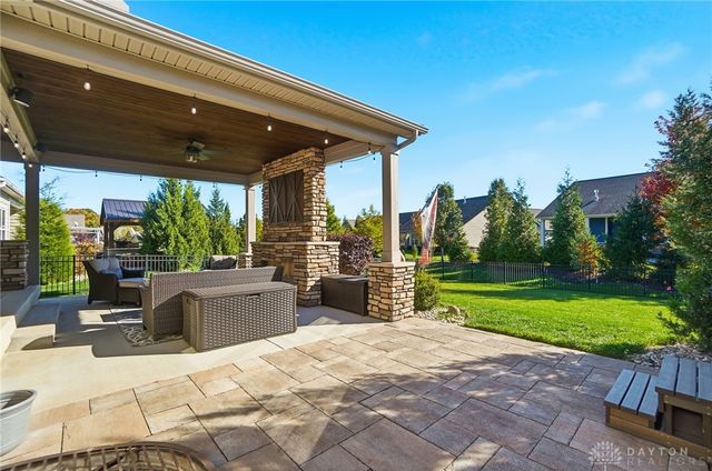 1123 Chambrey Court, Clearcreek Twp, OH 45458