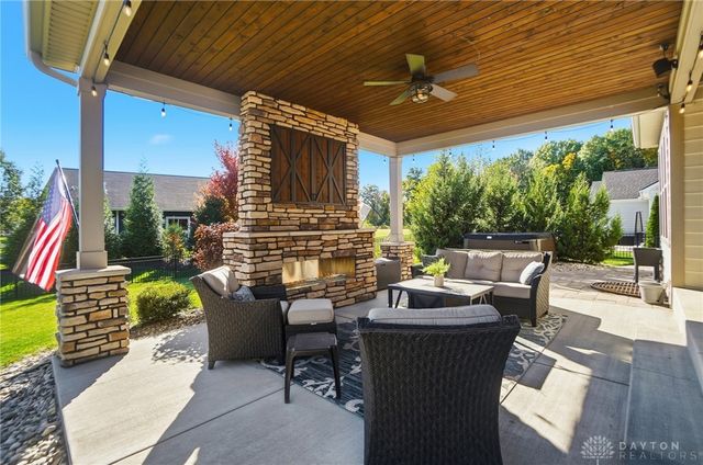 1123 Chambrey Court, Clearcreek Twp, OH 45458