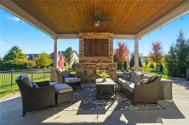 1123 Chambrey Court, Clearcreek Twp, OH 45458