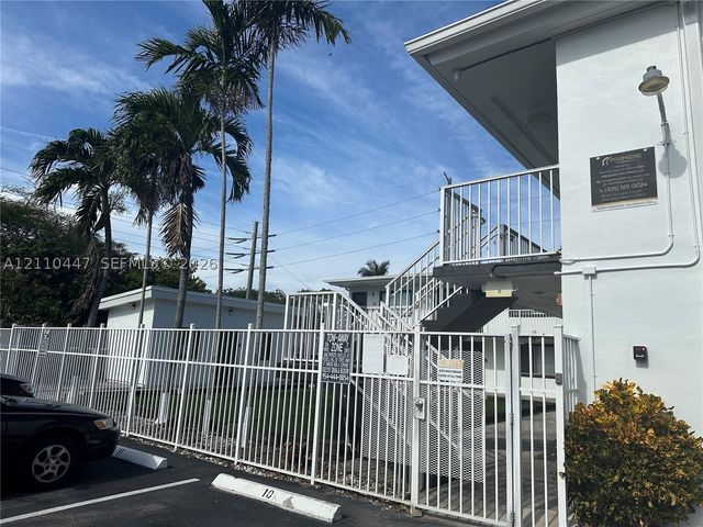 2325 Arthur St 14, Hollywood, FL 33020